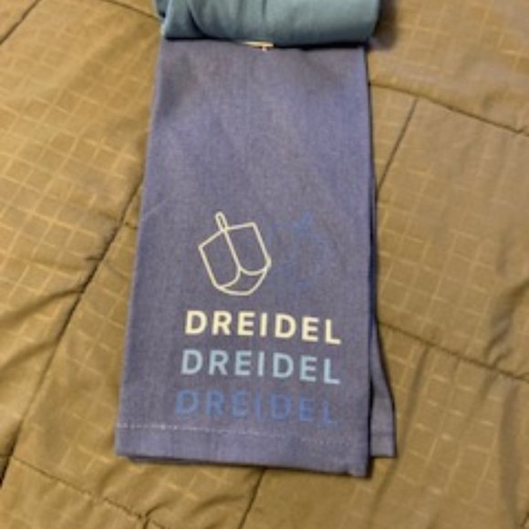 Set of 3 Chanukah Dish Towels( Star of David,Dreidel and solid) - Picture 2 of 3
